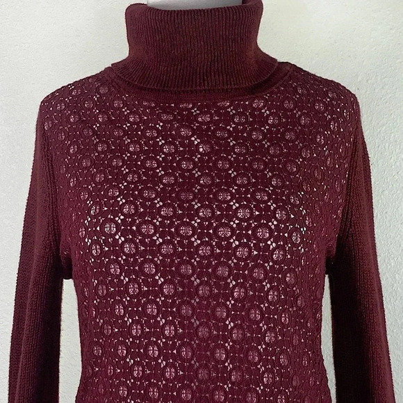 SIMPLY VERA Vera Wang Mock Layer Shirt Turtle Neck Laced Sweater Size M Burgundy - Picture 4 of 14